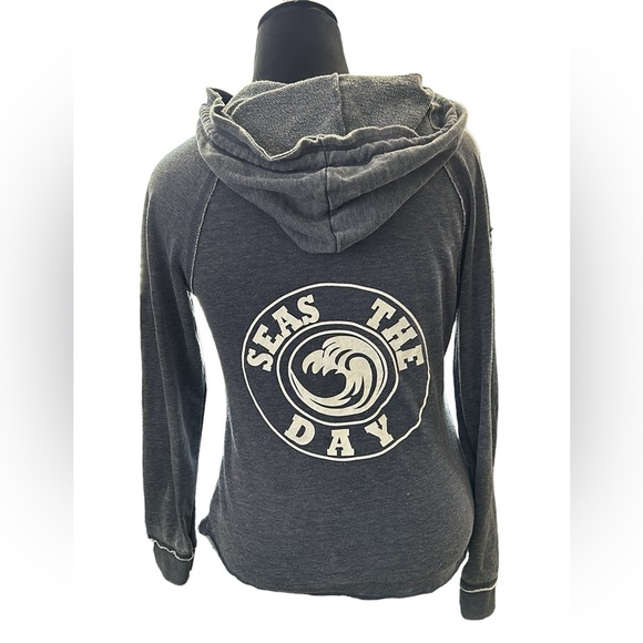 Seas The Day two piece shorts set - Picture 2 of 7